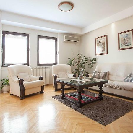 White Apartment Skopje Luaran gambar