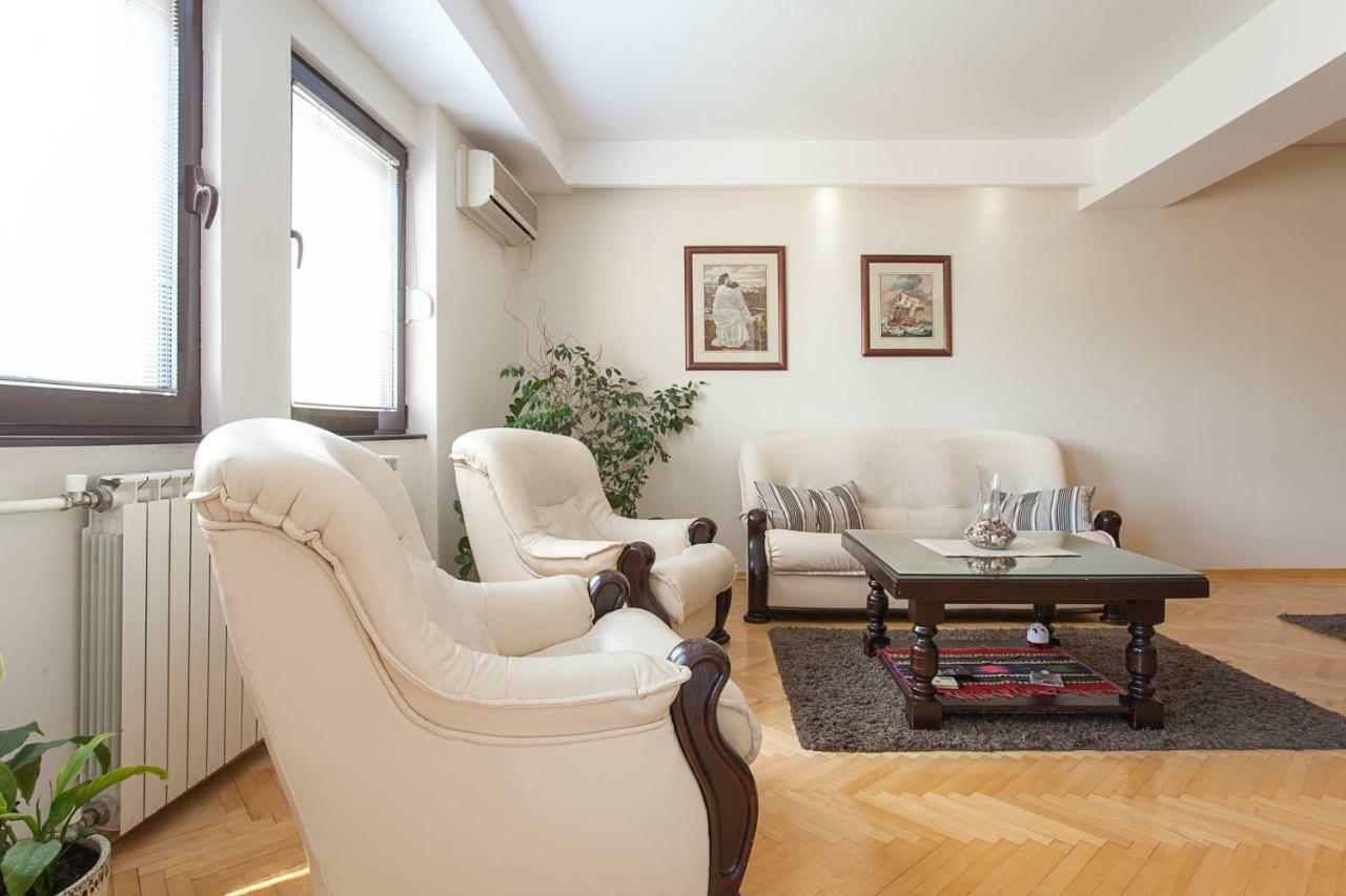 White Apartment Skopje Luaran gambar